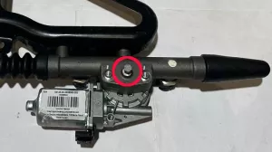 Болт аварийной разблокировки.