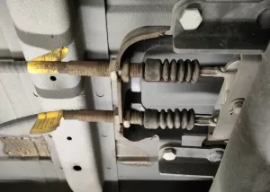 Трос ручного тормоза