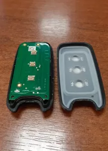 Ключ-брелок Соболь НН. Раскрытый ключ-брелок.